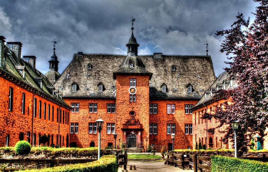 Schloss Adolfsburg im Sauerland bei Oberhundem