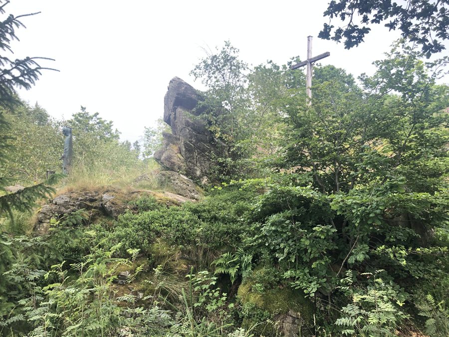 Naturdenkmal Diabasklippen am Kreuzsteinchen in Niedersfeld