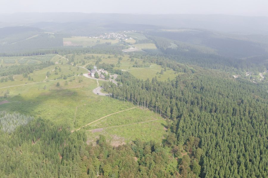 Blick vom Kahlen Asten über Altastenberg im Sauerland