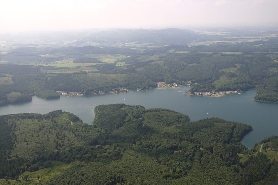 Luftaufnahme des Sorpesees zwischen Langscheid und Amecke in Sundern