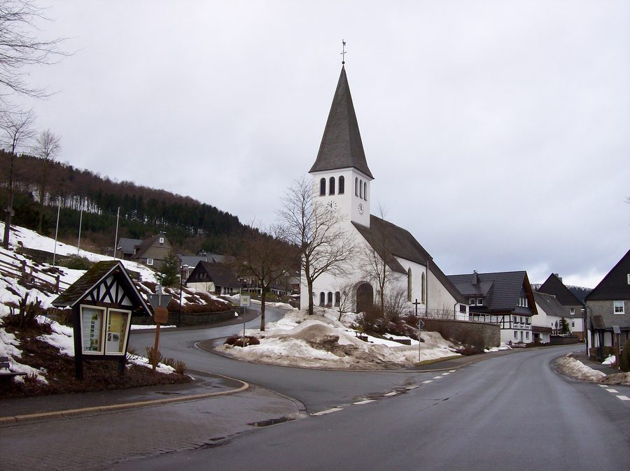 Kirche in Elpe, einem Ortsteil von Olsberg im Sauerland