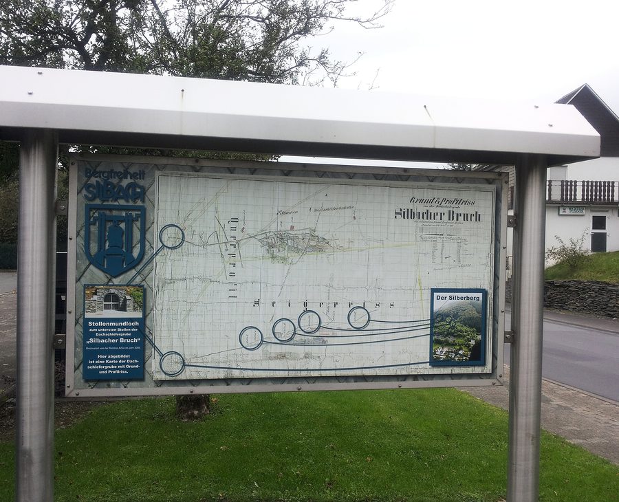 Hinweistafel zum Schieferbergbau in Silbach